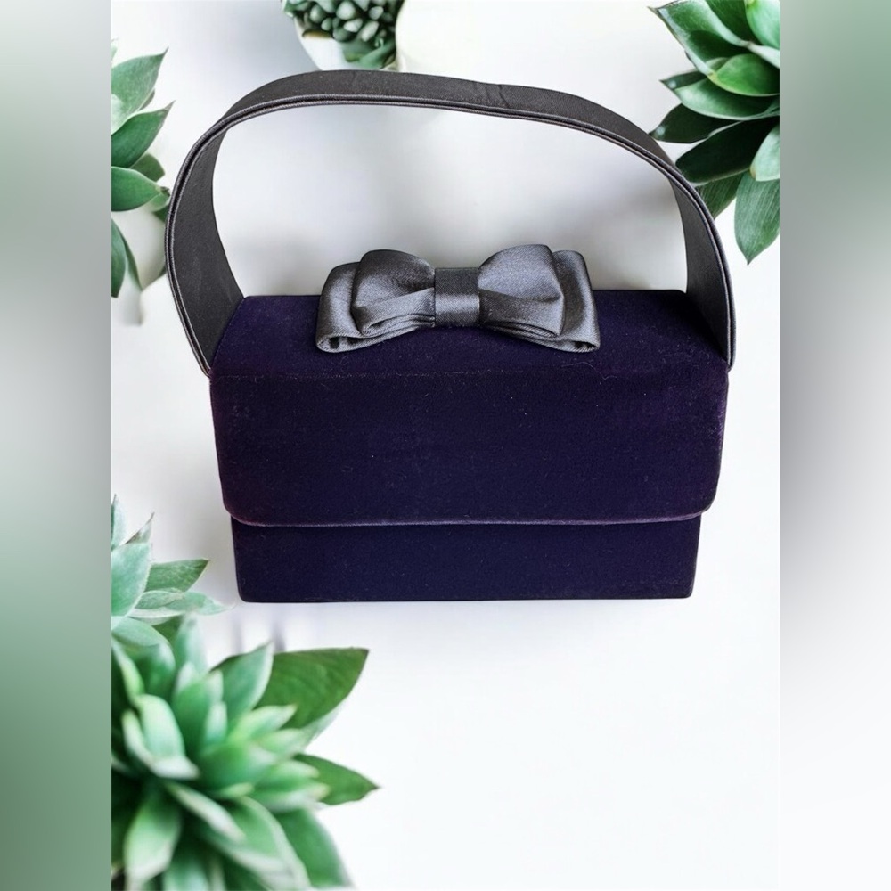 Elegant Dark Blue Velvet Bow Handbag